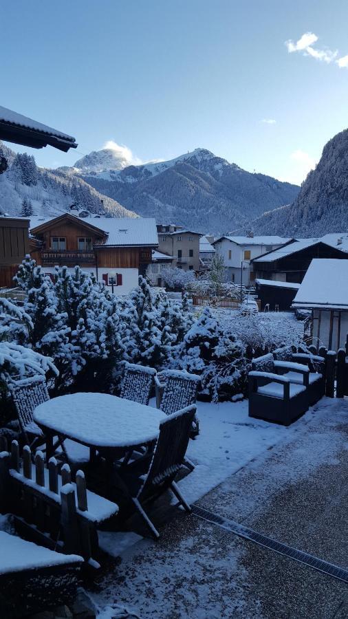 Ferienwohnung La Tana Dell'Orso Campitello di Fassa Exterior foto